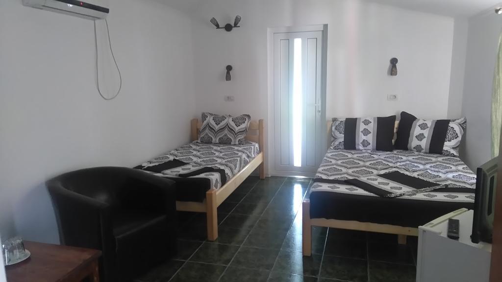 Zoi Residence كوستِنيست المظهر الخارجي الصورة