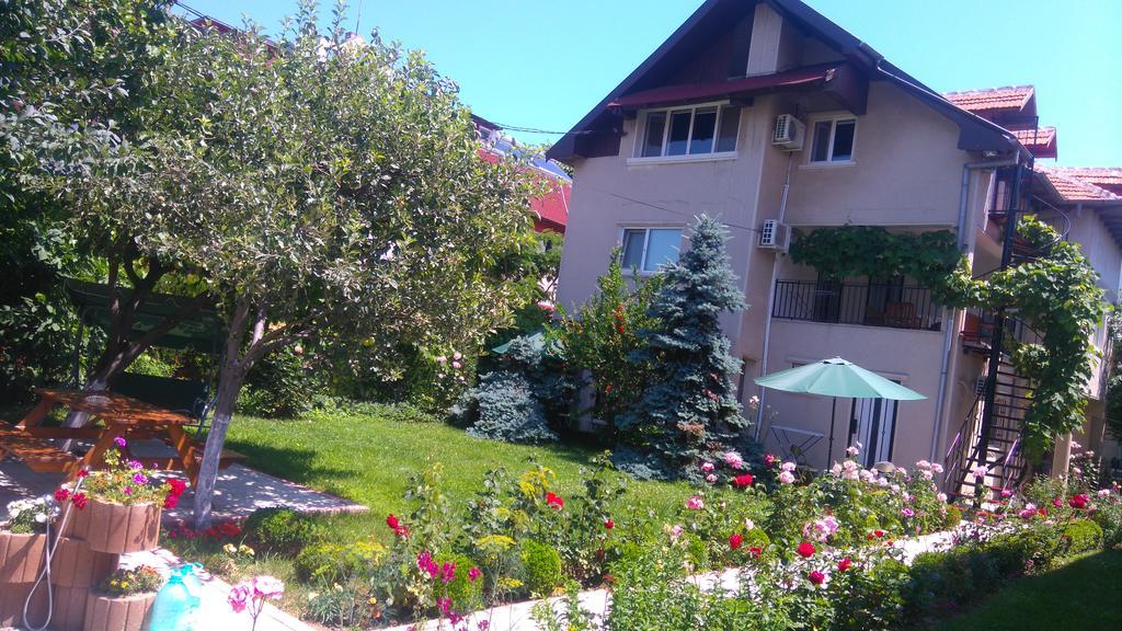 Zoi Residence كوستِنيست المظهر الخارجي الصورة